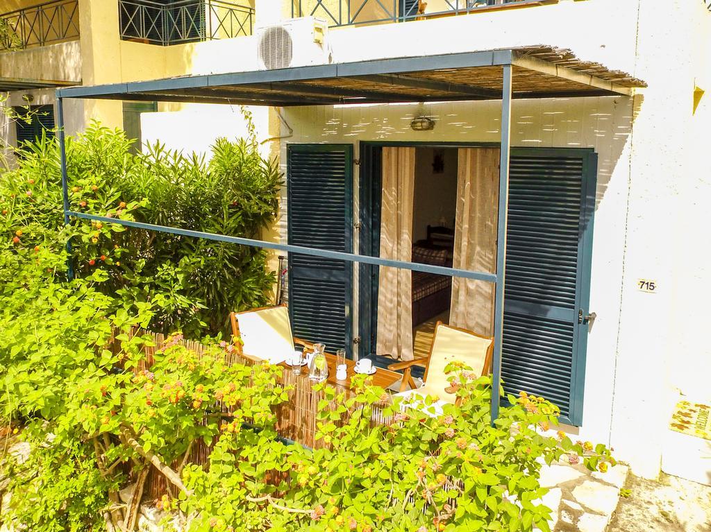 Manto On The Beach Apartments Barbati Exterior photo