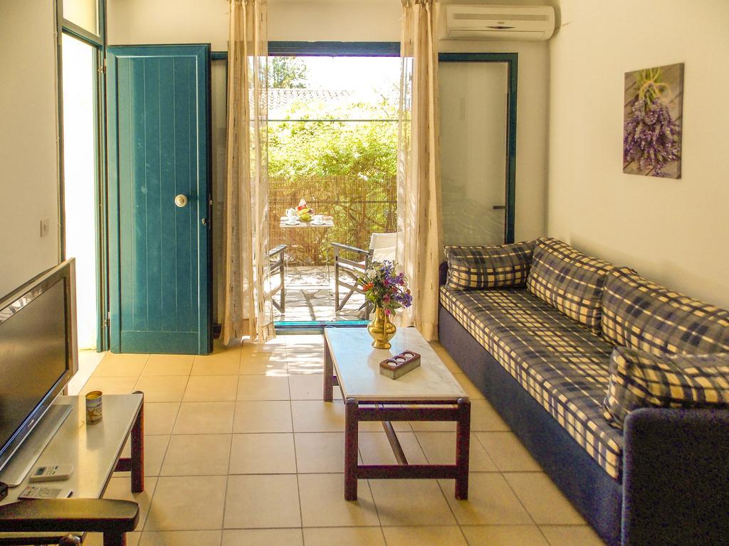 Manto On The Beach Apartments Barbati Exterior photo