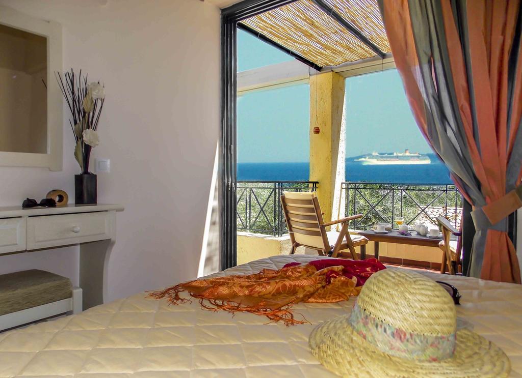 Manto On The Beach Apartments Barbati Exterior photo