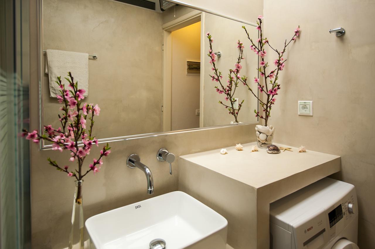 Manto On The Beach Apartments Barbati Exterior photo